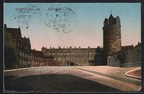 AK Bernburg a. S., Blick in den Schlosshof
