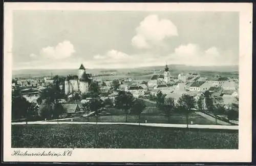 AK Heidenreichstein /N. Ö., Teilansicht mit Schloss und Strassenpartie