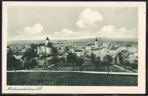 AK Heidenreichstein /N. Ö., Teilansicht mit Schloss und Strassenpartie