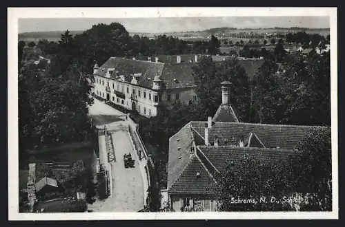 AK Schrems /N. D., Schloss mit Strassenpartie