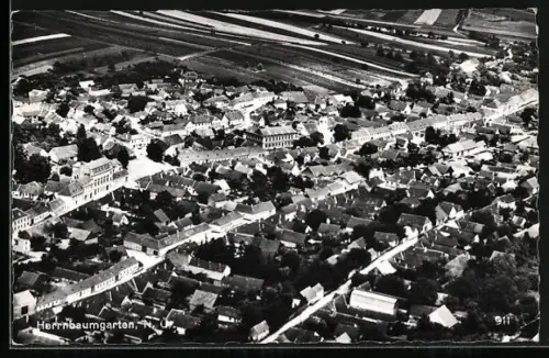 AK Herrnbaumgarten /N. Ö., Teilansicht mit Strassenpartie
