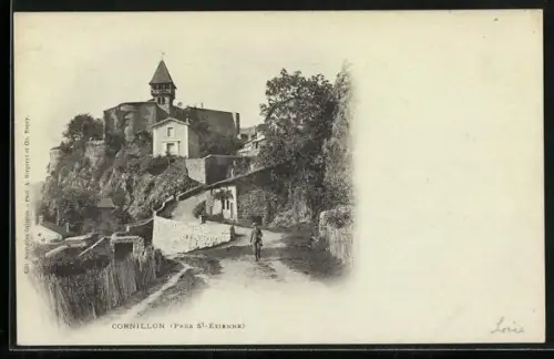 AK Cornillon /St-Étienne, Vue du village pittoresque et de l`église sur la colline