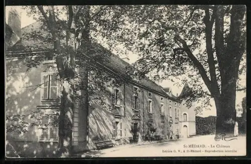 AK St-Médard, Le Château sous les arbres majestueux