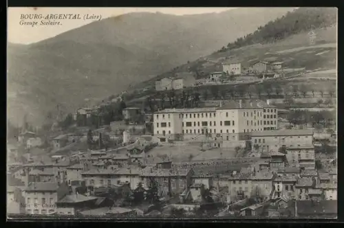 AK Bourg-Argental /Loire, Groupe Scolaire et vue sur les collines environnantes