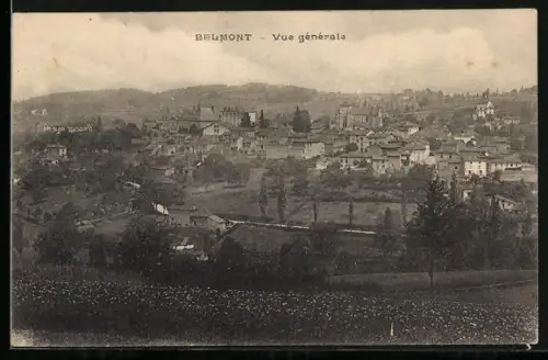 AK Belmont, Vue générale du village et des collines environnantes