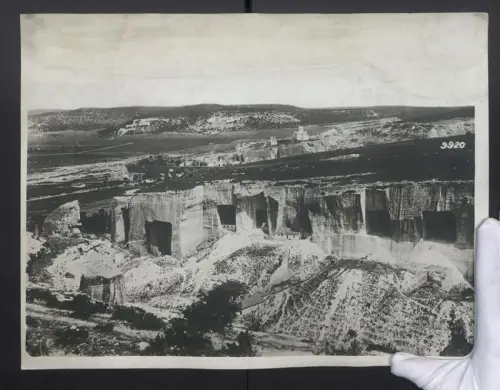 Fotografie Ansicht Sevastopol, Blick auf die Sandsteinbrüche bei Inkerman / Sevastopol, Bergbau, Grossformat 40 x 30cm