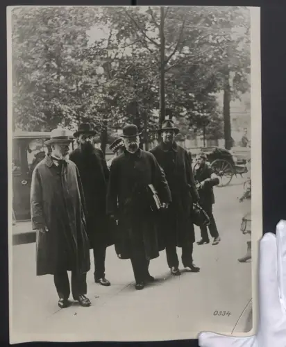 Fotografie unbekannter Fotograf, Ansicht Berlin, der ukrainische Ministerpräsident zu Besuch in Berlin, 30 x 39cm