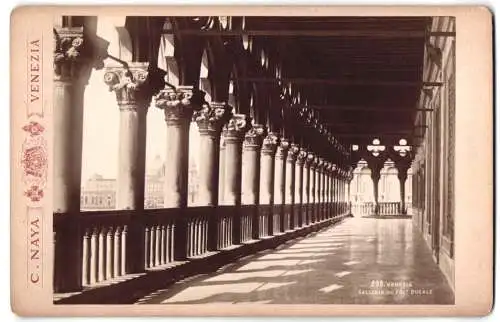 Fotografie C. Naya, Venedig, Piazza S. Marco, Ansicht Venezia, Galleria del Pal. Ducale