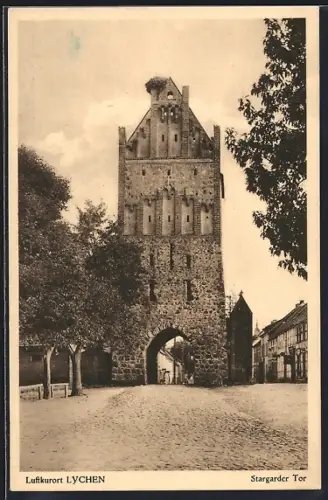 AK Lychen, Stargarder Tor mit Strassenpartie