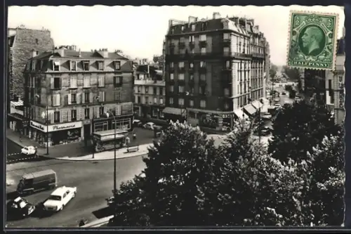 AK Neuilly-sur-Seine, Place du Général Gouraud avec voitures et bâtiments environnants