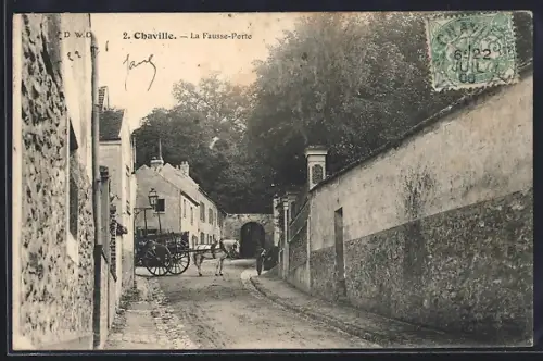AK Chaville, La Fausse-Porte avec charrette et chevaux sur la rue pavée