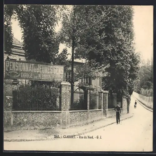 AK Clamart, Rue du Nord avec pensionnat derrière les arbres