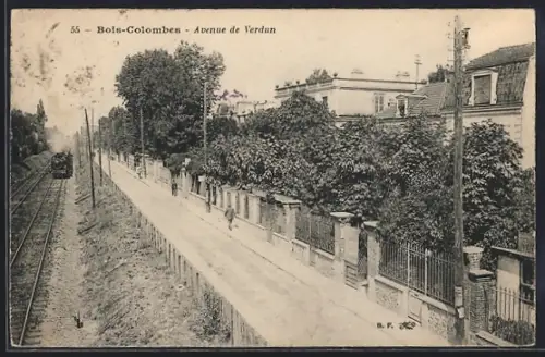 AK Bois-Colombes, Avenue de Verdun avec voie ferrée et train à vapeur