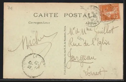 AK Billancourt, La Route de Versailles avec passants et bâtiments adjacents