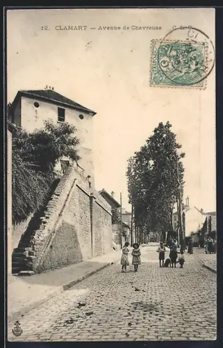 AK Clamart, Avenue de Chevreuse avec enfants jouant dans la rue