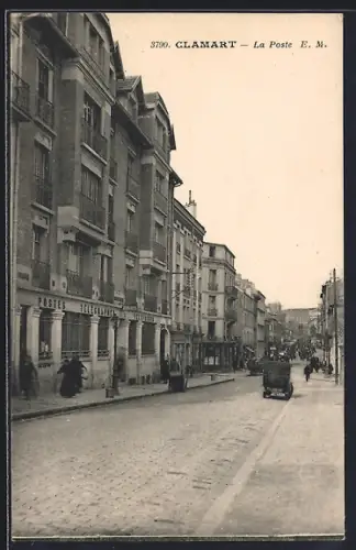 AK Clamart, La Poste et rue animée avec passants et voitures