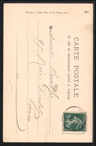 AK Vanves, L`Église et la rue animée de passants