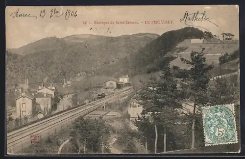 AK Le Pertuiset, Vue des voies ferrées et des collines environnantes