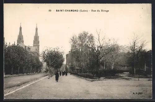 AK Saint-Chamond /Loire, Rue du Rivage avec vue sur les flèches de l`église et les arbres en hiver