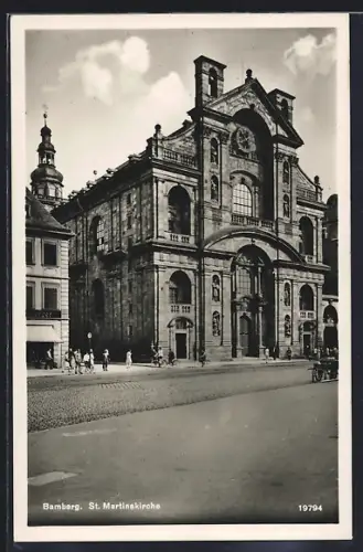 AK Bamberg, St. Martinskirche mit Strassenpartie