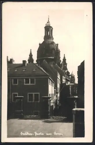 AK Dresden, Strassenpartie am Dom