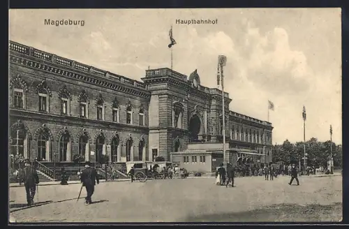 AK Magdeburg, Hauptbahnhof mit Fussgängern