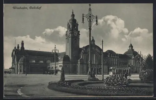 AK Wiesbaden, Partie am Bahnhof