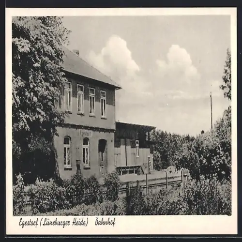 AK Egestorf / Lüneburger Heide, Bahnhofsgebäude, Rückansicht mit Bahnsteig