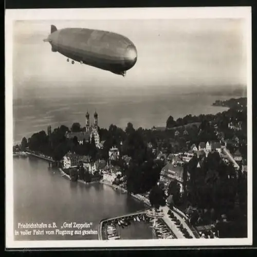 AK Friedrichshafen, Luftschiff LZ 127 Graf Zeppelin über der Schlosskirche