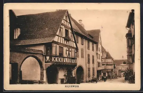AK Riquewihr, Rue pittoresque avec maisons à colombages