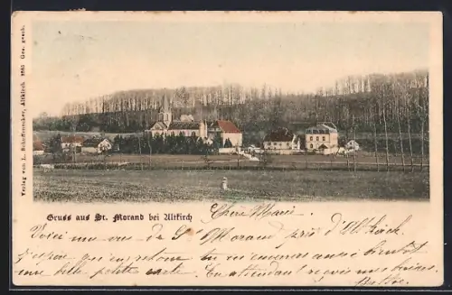 AK St. Morand /Altkirch, Vue du village avec l`église et les maisons entourées de forêts