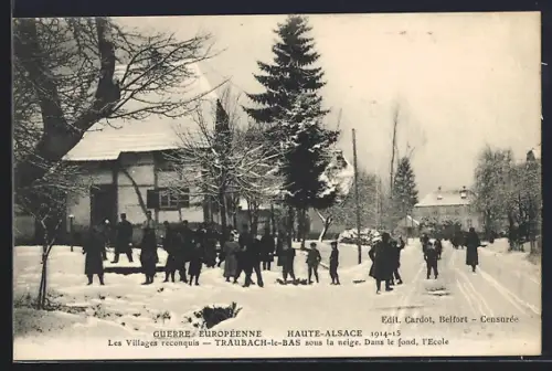 AK Traubach-le-Bas, sous la neige avec l`école en arrière-plan