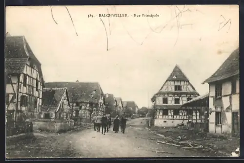 AK Balschwiller, Rue Principale avec maisons traditionnelles et passants