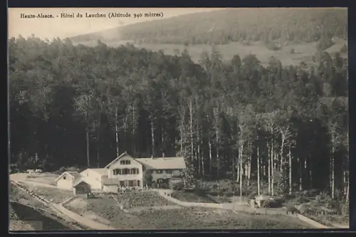 AK Lauchen /Haute-Alsace, Hôtel du Lauchen entouré de forêt dense