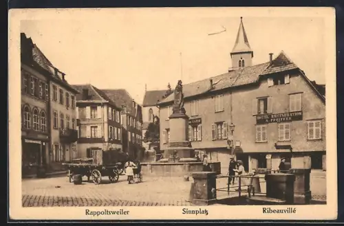 AK Ribeauvillé, Vue du Sinnplatz avec statue et bâtiments historiques