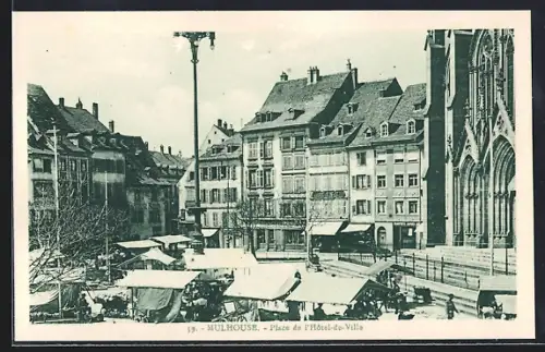 AK Mulhouse, Place de l`Hôtel-de-Ville avec marché animé