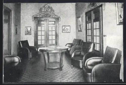 AK Masevaux, Intérieur de l`établissement de cure avec fauteuils en cuir
