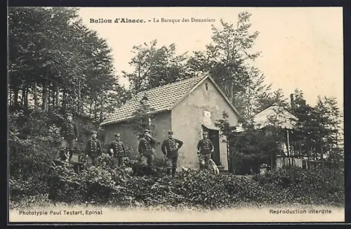 AK Ballon d`Alsace, La Baraque des Douaniers avec soldats devant la maison en forêt