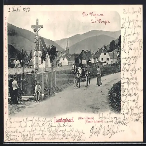 AK Lautenbach /Haute Alsace, Vue du village avec calvaire et habitants