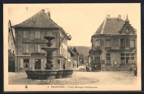 AK Masevaux, Place Georges Clémenceau avec fontaine et Hôtel de l`Aigle d`Or