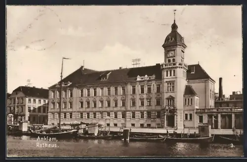 AK Anklam, Boote am Rathaus