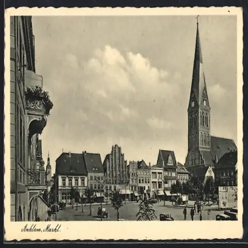 AK Anklam, Markt mit Geschäften und Kirche
