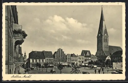 AK Anklam, Markt mit Geschäften und Kirche