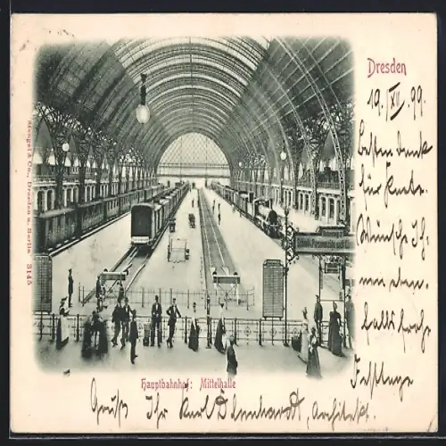 AK Dresden, Hauptbahnhof: Mittelhalle mit Zug und Reisenden