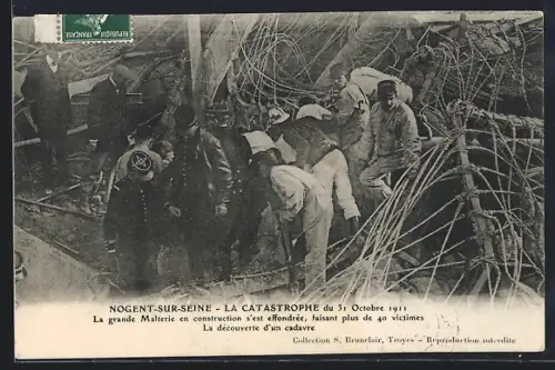 AK Nogent-sur-Seine, Le Catastrophe du 31 Octobre 1911, La découverte d`un cadavre
