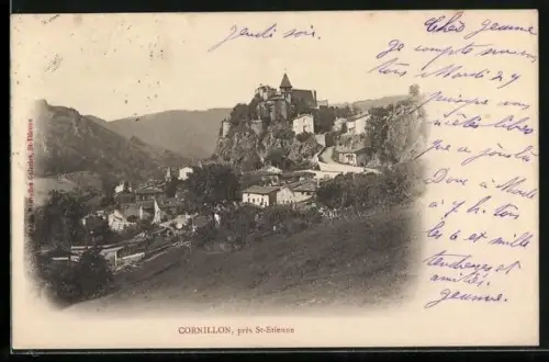 AK Cornillon près St-Étienne, Vue du village sur la colline avec église et maisons environnantes