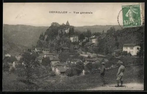 AK Cornillon, Vue générale du village et du château sur la colline