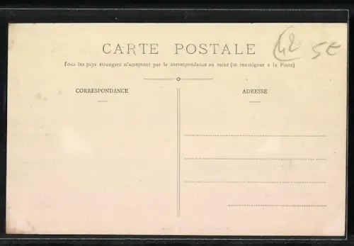 AK Le Mont Pilat, Chapelle Sainte-Madeleine et calèche dans la forêt