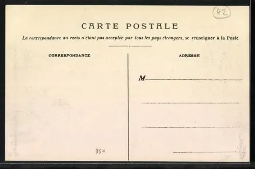 AK Saint-Just-en-Chevalet, Vue générale du village et des collines environnantes