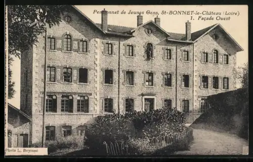 AK Saint-Bonnet-le-Château /Loire, Pensionnat de Jeunes Gens, Facade Ouest